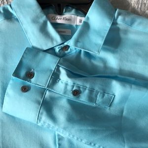 Calvin Klein sateen collar button dress shirt new not worn no tags boy size 20.